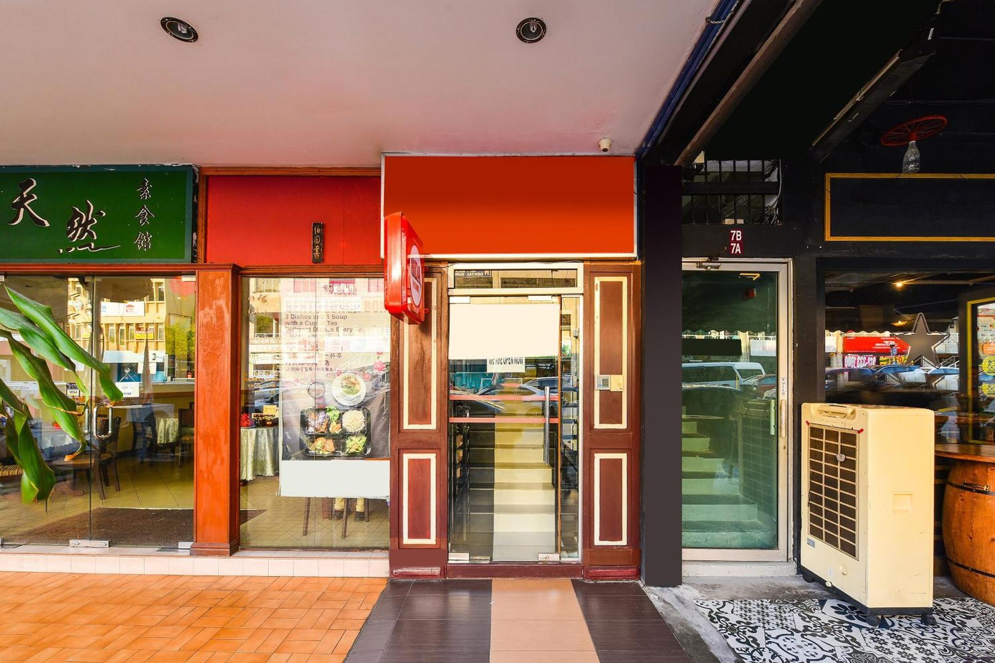 Super Oyo 90562 J Hotel Pj 페탈링자야 외부 사진